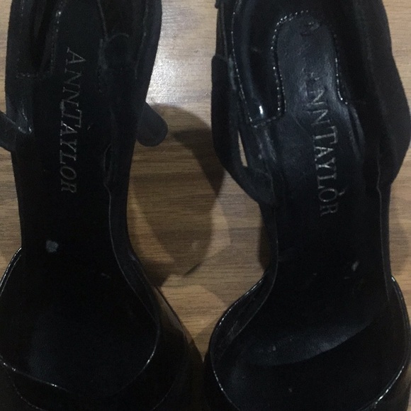 Ann Taylor Suede & Patent Black Pumps, Size 6.5 - Picture 5 of 5